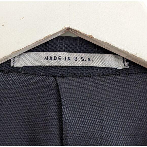 Burberry London Men's Striped Two Button 100% Wool Blazer- Navy Size 46 Reg - Picture 10 of 11